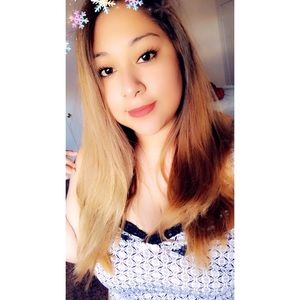 Meet your Posher, Roxana